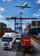Multimodale Logistik: Lkw, Zug, Schiff und Flugzeug im Hafen
