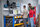 Mitarbeitende bei der Qualifizierung und Schulung von Pharma-Logistikprozessen