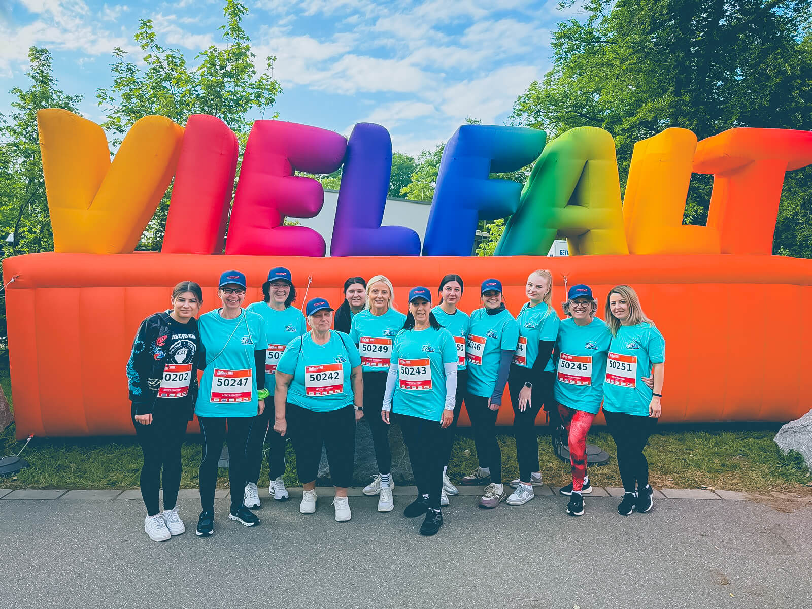 Hartmann-Team beim B2Run Firmenlauf in Karlsruhe.